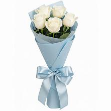 Букет 5 Белых роз Проуд в Голынки