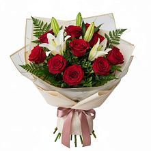 Букет цветов из:  Лилии и Розы в Голынки