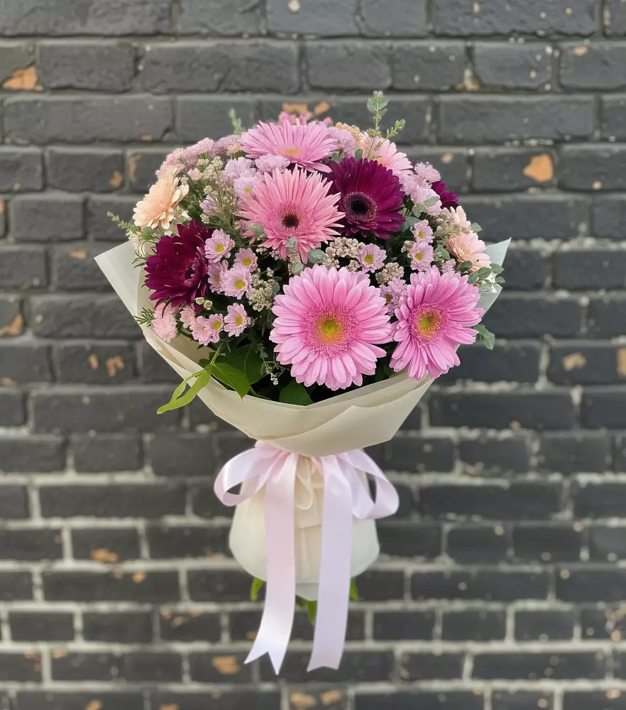 Букет цветов из: Герберы и Хризантемы в Голынки