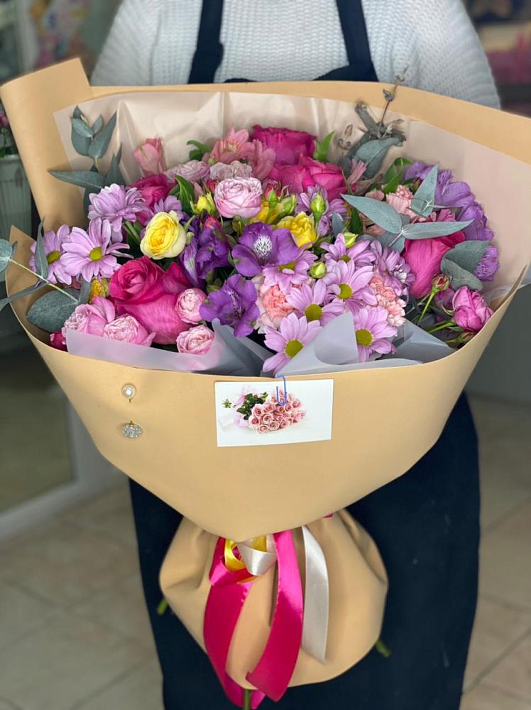 Букет цветов из: Хризантемы, Гвоздики и Альстромерии в Голынки