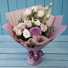 Букет цветов из:  Розы и Лизиантусы в Голынки