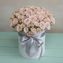 Цветочная композиция из Розы в шляпной коробке в Голынки