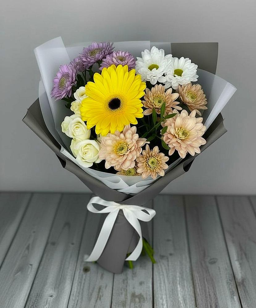 Букет цветов из: Розы, Герберы и Хризантемы в Голынки