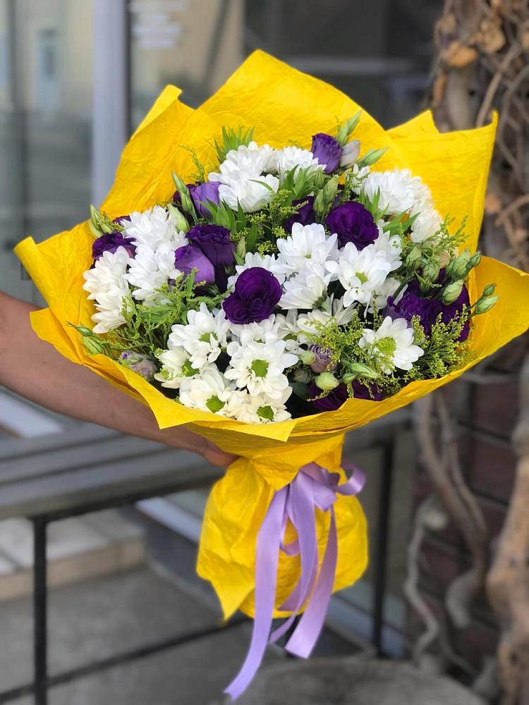 Букет цветов из: Ирисы, Хризантемы и Ромашки в Голынки