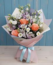 Букет цветов из:  Лизиантусы, Розы, Альстромерии и Гипсофила в Голынки