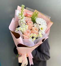 Букет цветов из:  Хризантемы и Розы в Голынки