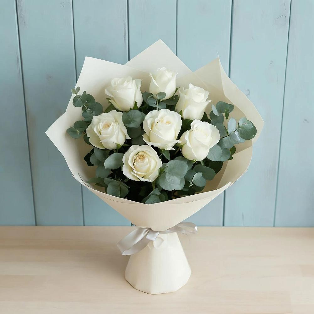 Букет Белые розы в Эвкалипте в Голынки