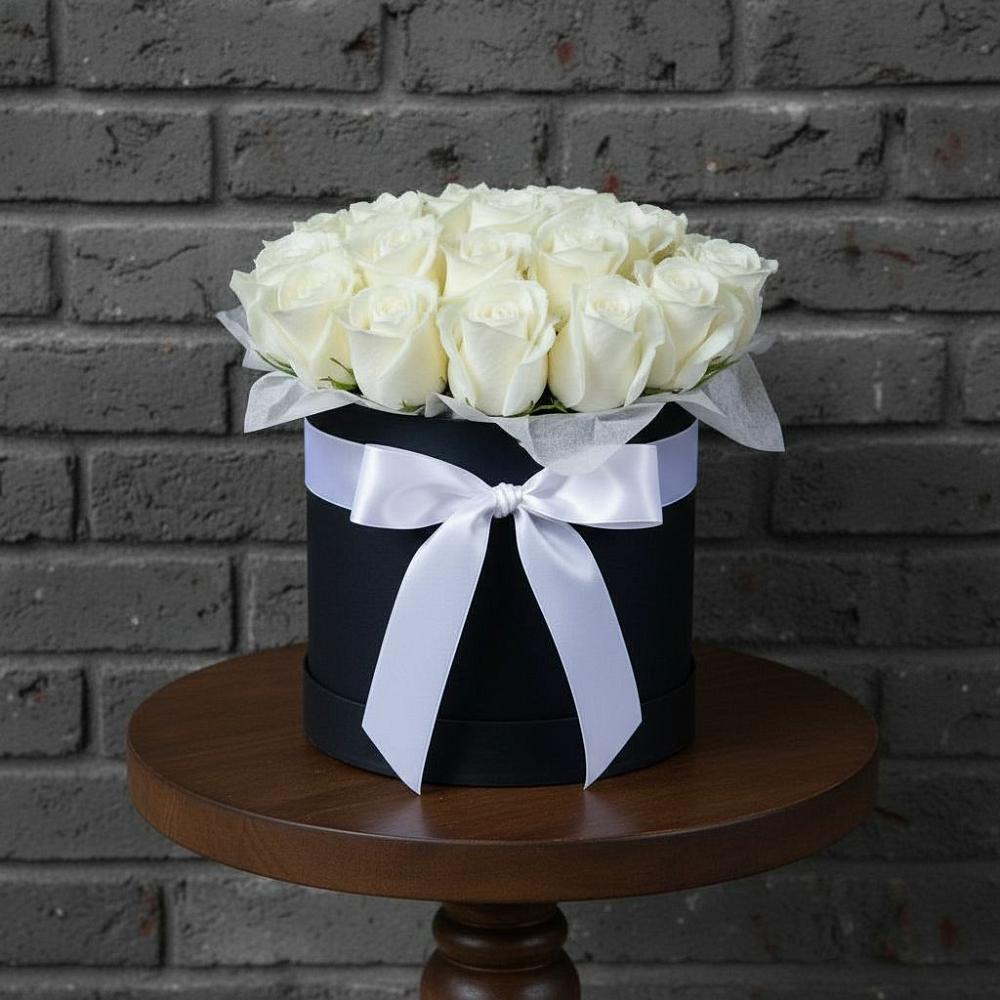 Цветочная композиция из Розы в шляпной коробке в Голынки