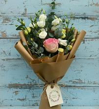 Букет цветов из:  Розы и Лизиантусы в Голынки