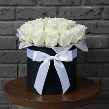 Цветочная композиция из Розы в шляпной коробке в Голынки