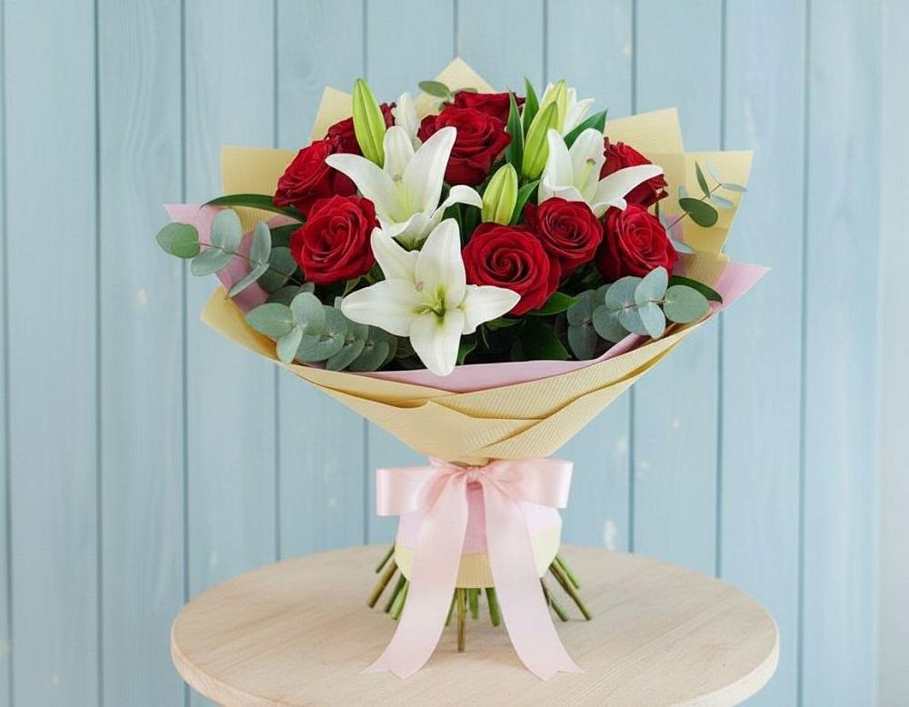 Букет цветов из: Лилии и Розы в Голынки